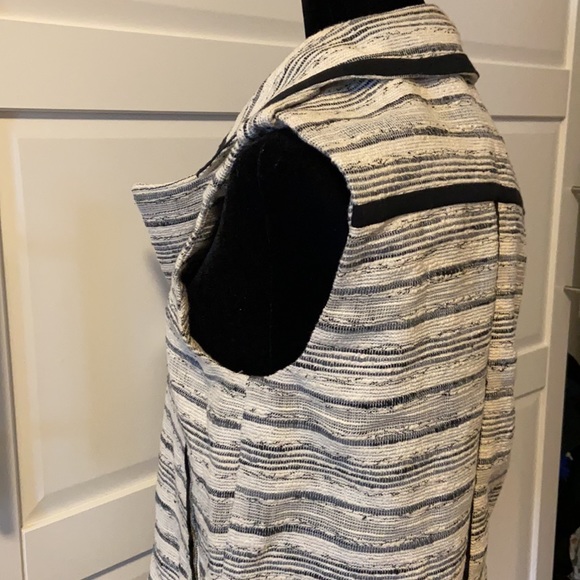 NWOT Bcbg Vest - Picture 3 of 5